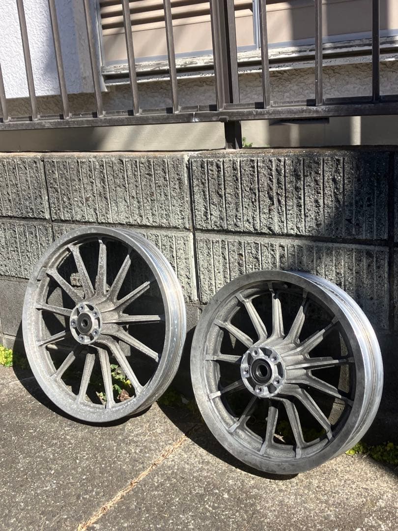 スポーツスターホイール