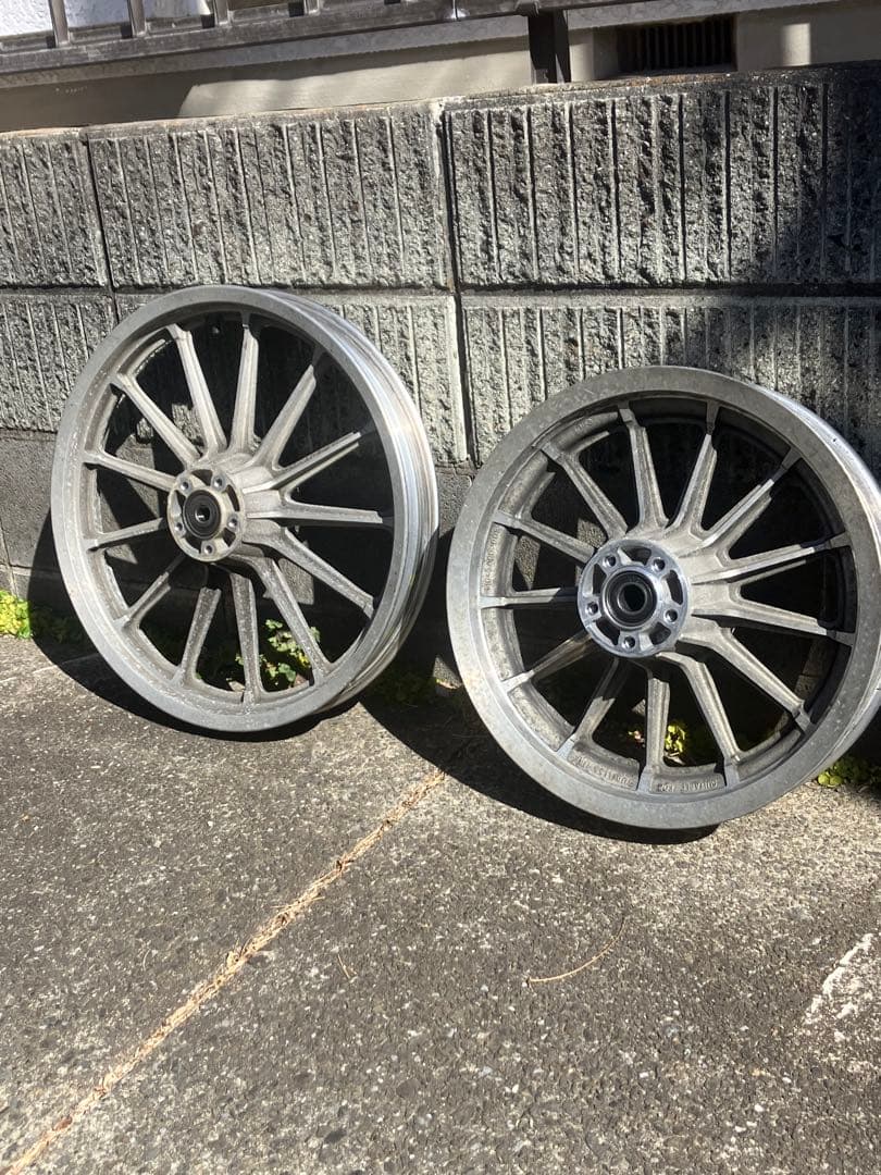 スポーツスターホイール