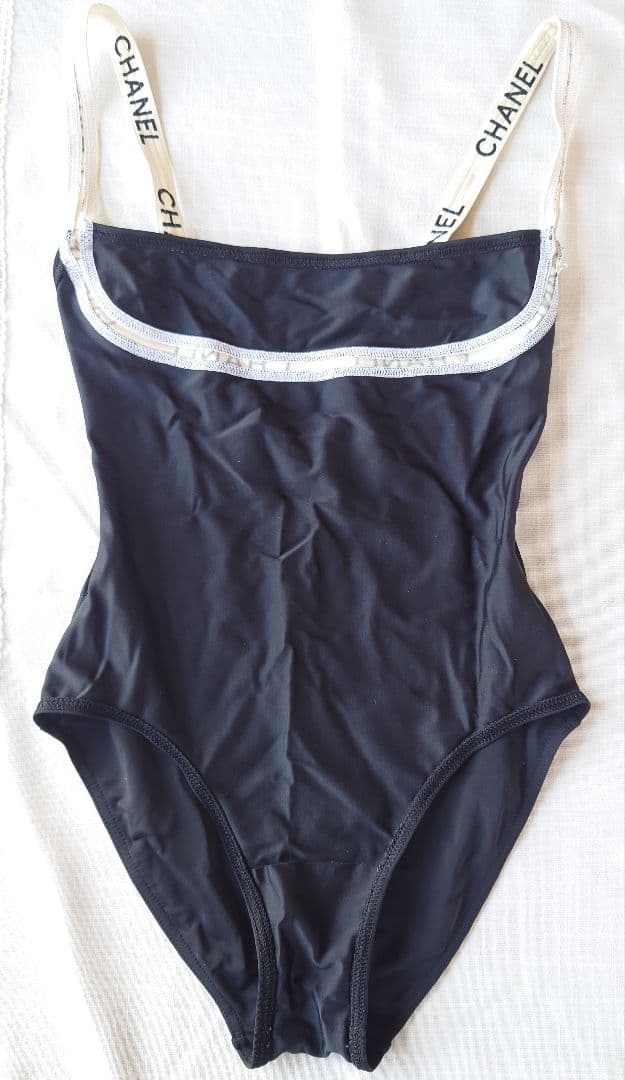 CHANEL ロゴ入りスイムスーツ　ブラック
