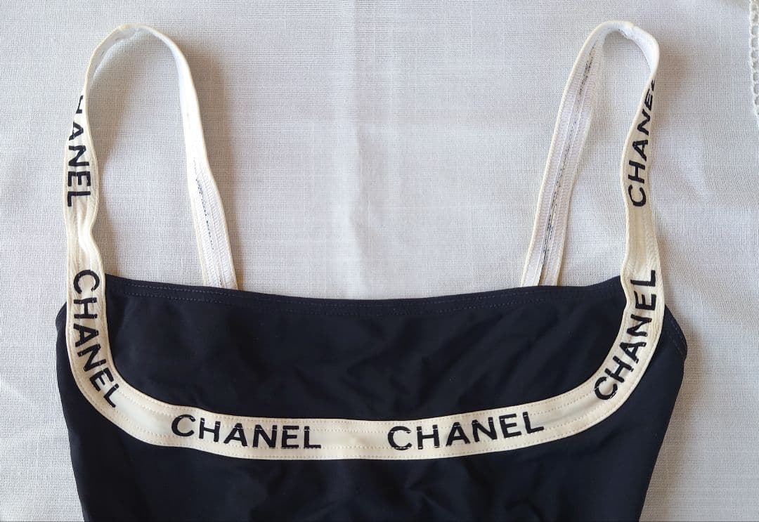 CHANEL ロゴ入りスイムスーツ　ブラック