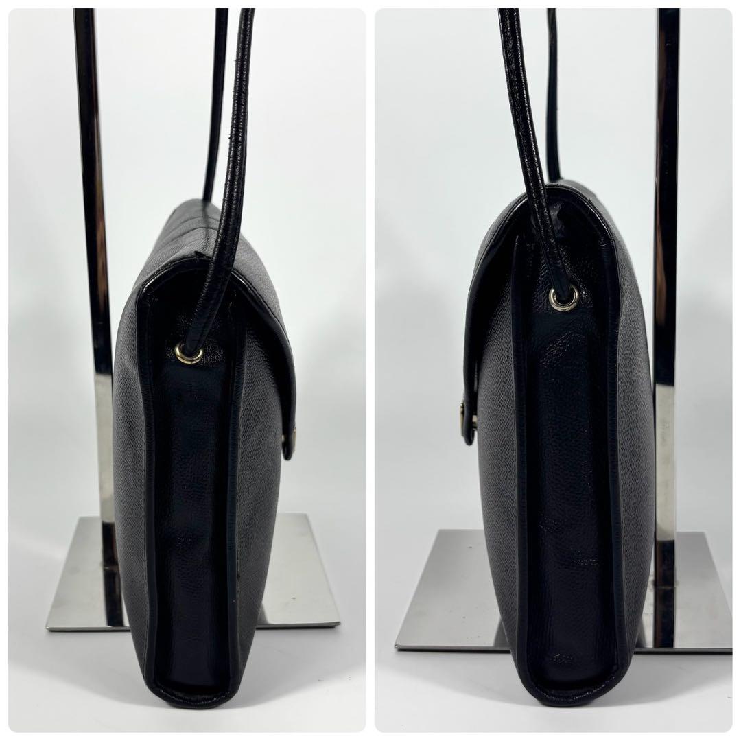 ✨美品✨イヴサンローラン ショルダーバッグ カサンドラ 三角ロゴ ブラック 黒