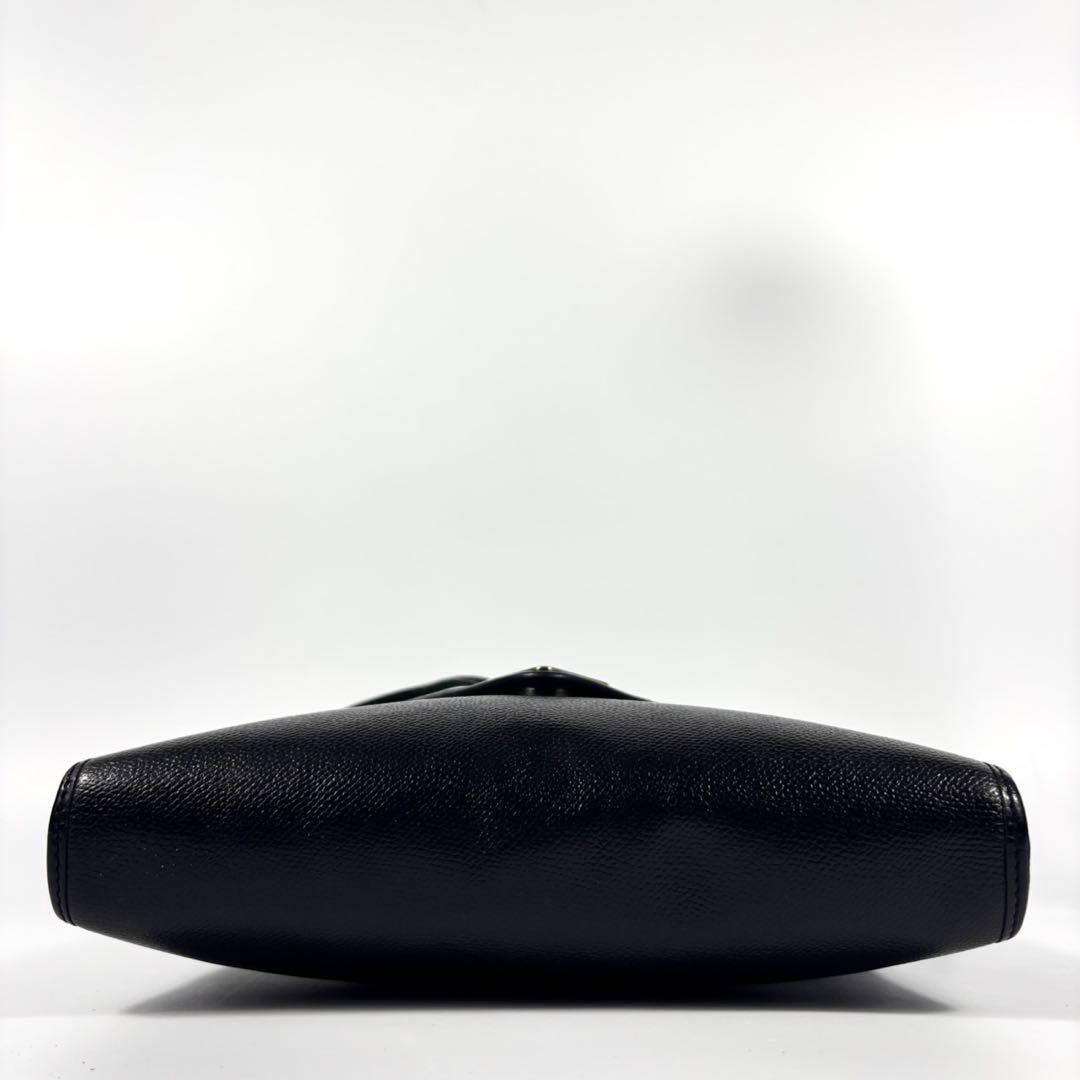 ✨美品✨イヴサンローラン ショルダーバッグ カサンドラ 三角ロゴ ブラック 黒