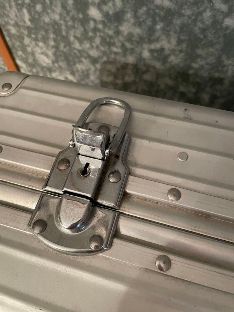 貴重！リモワ×プラダコラボ シルバー アルミキャリーケース