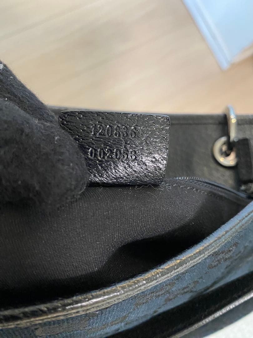 GUCCI トートバッグ　A4サイズ収納可能