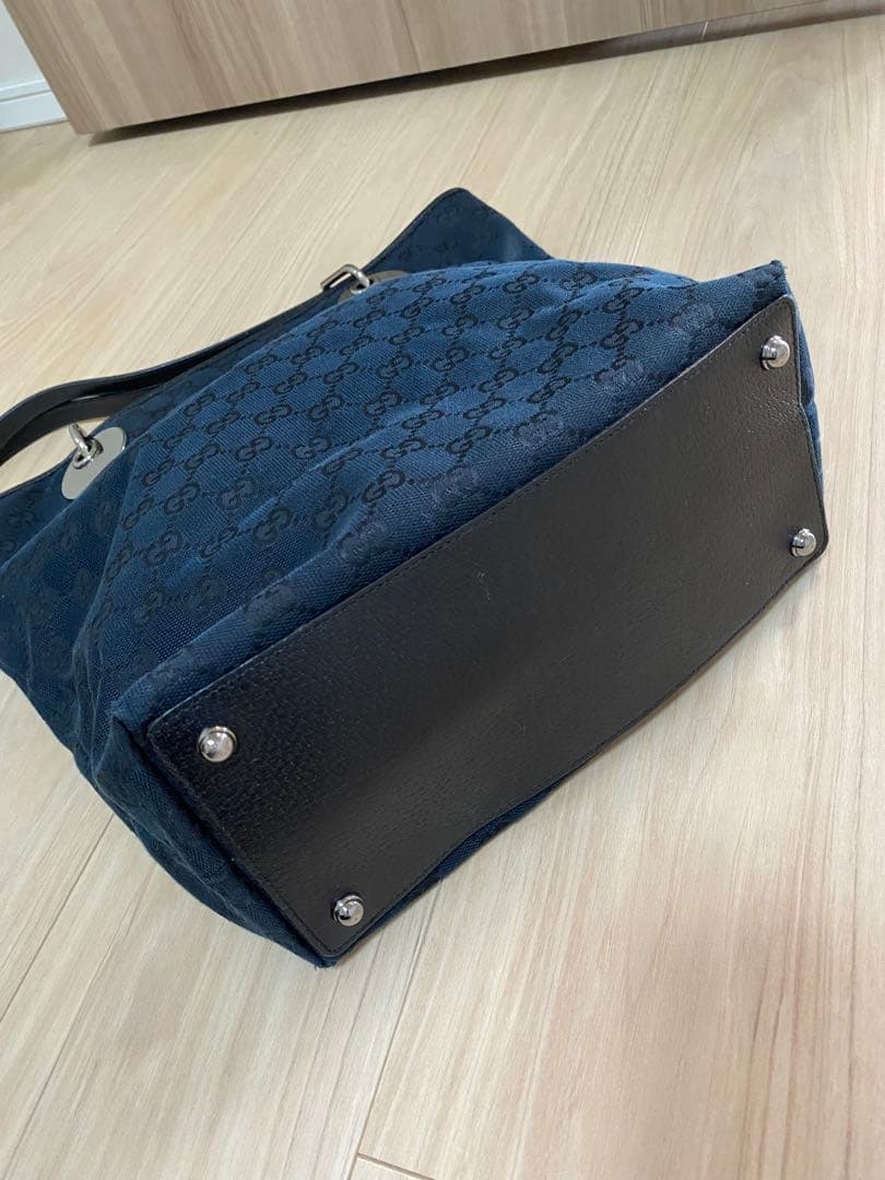 GUCCI トートバッグ　A4サイズ収納可能