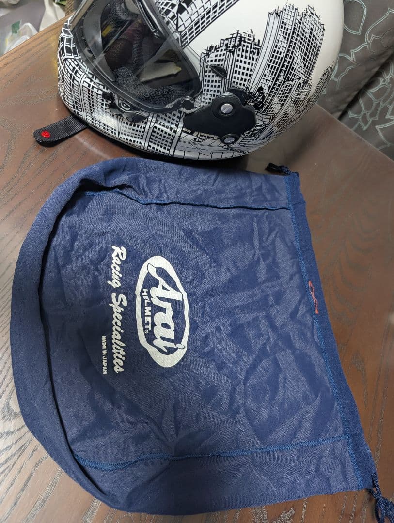 値下げ‼️早いもの勝ち‼️Arai Rapide NEO ROARS