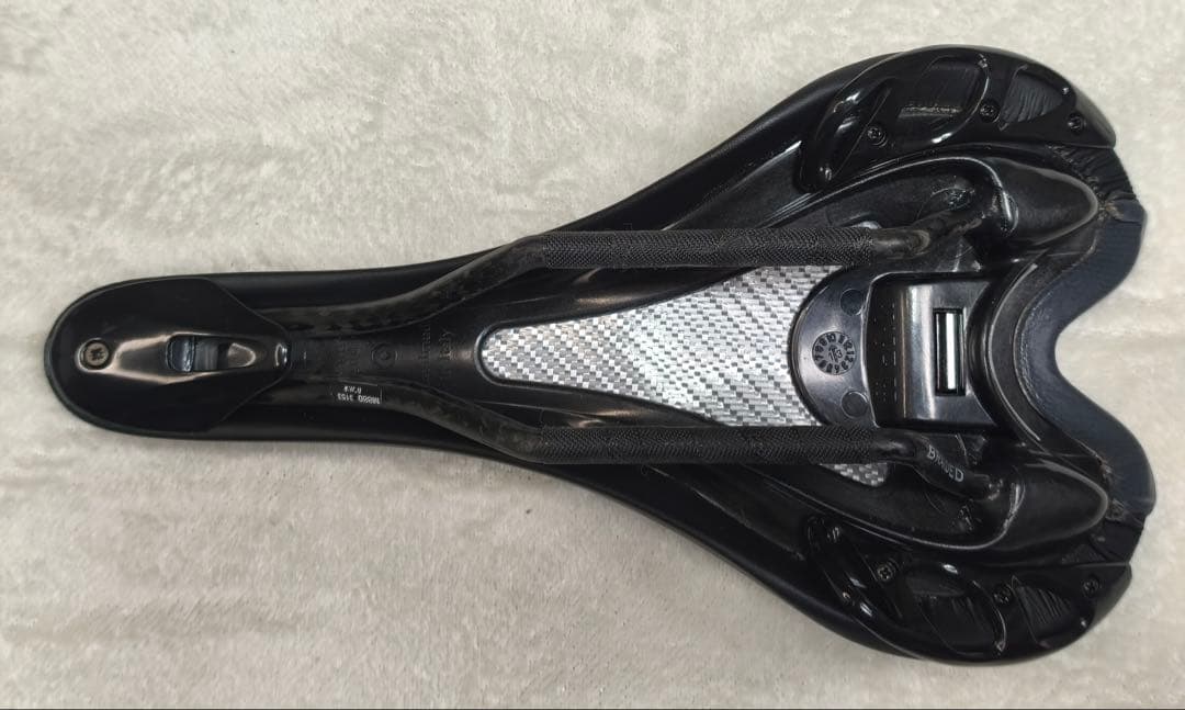 fi'zi:k ALIANTE VERSUS X カーボンレール229g