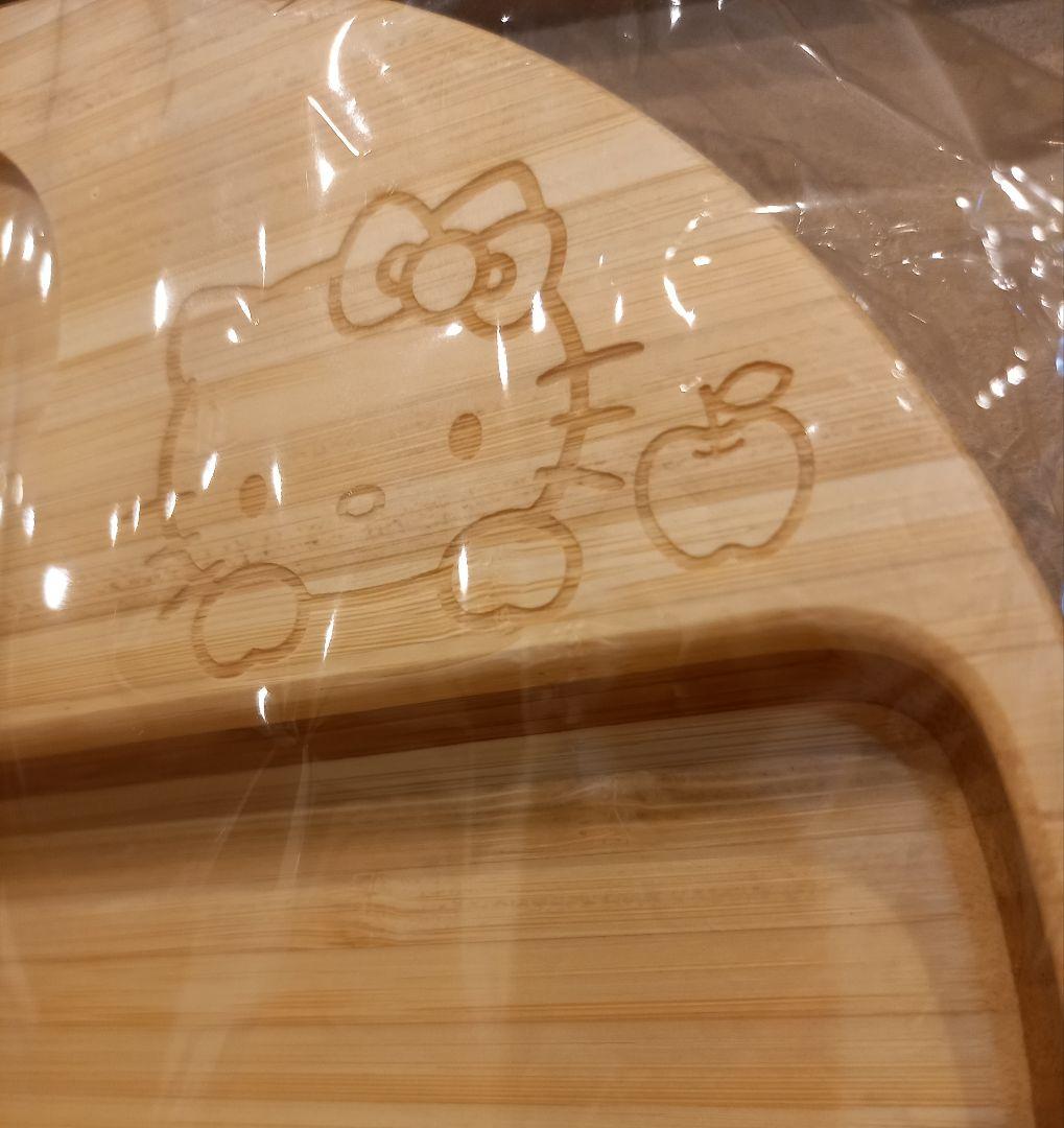 ハローキティ　FUNFAM　ベビー食器　バンブーミールセット　新品　竹製食器