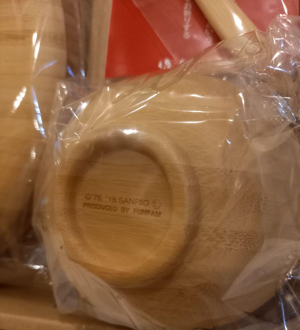 ハローキティ　FUNFAM　ベビー食器　バンブーミールセット　新品　竹製食器