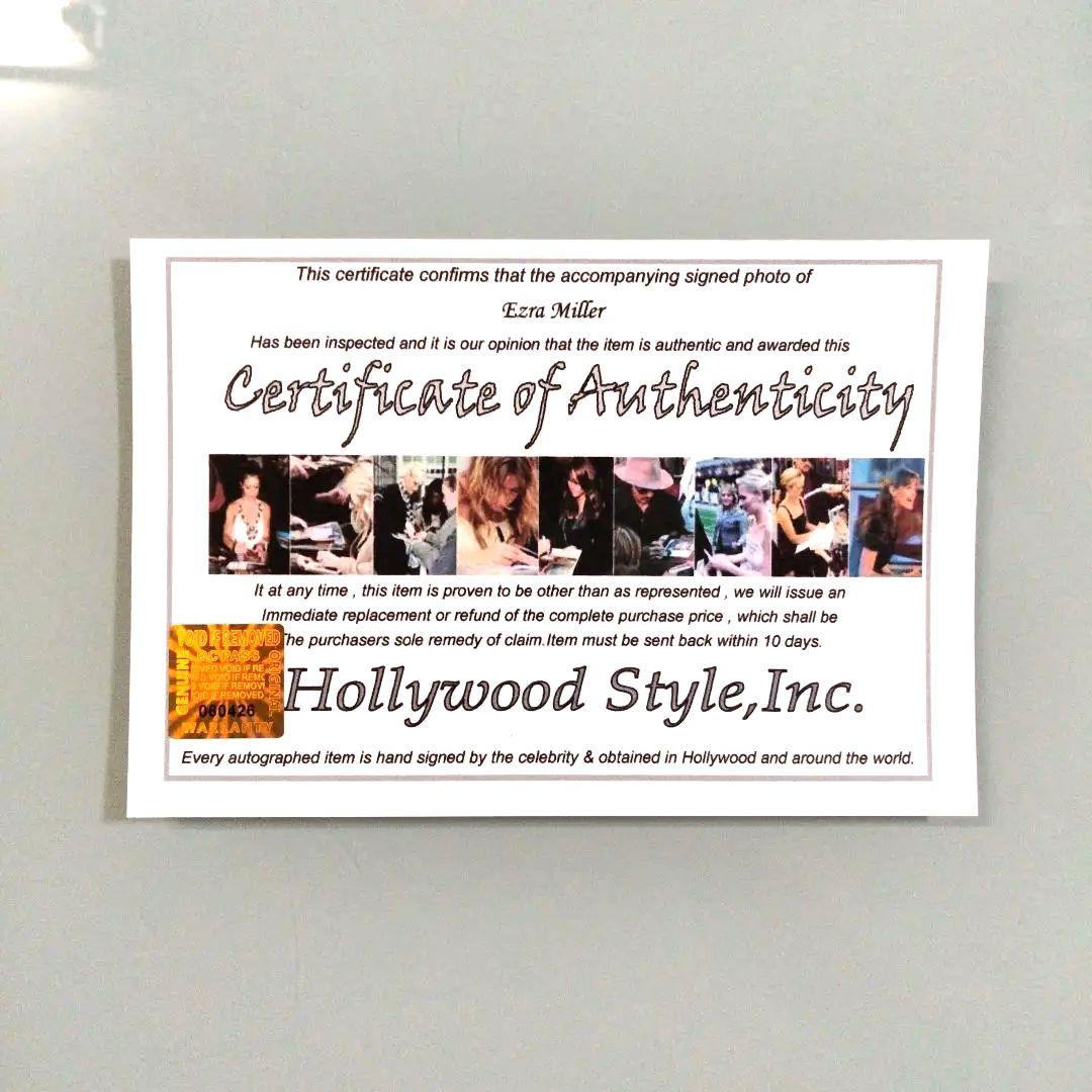 セール中…エズラ・ミラー直筆サイン入り超大型写真…Ezra Miller…