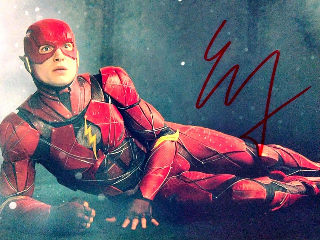 セール中…エズラ・ミラー直筆サイン入り超大型写真…Ezra Miller…