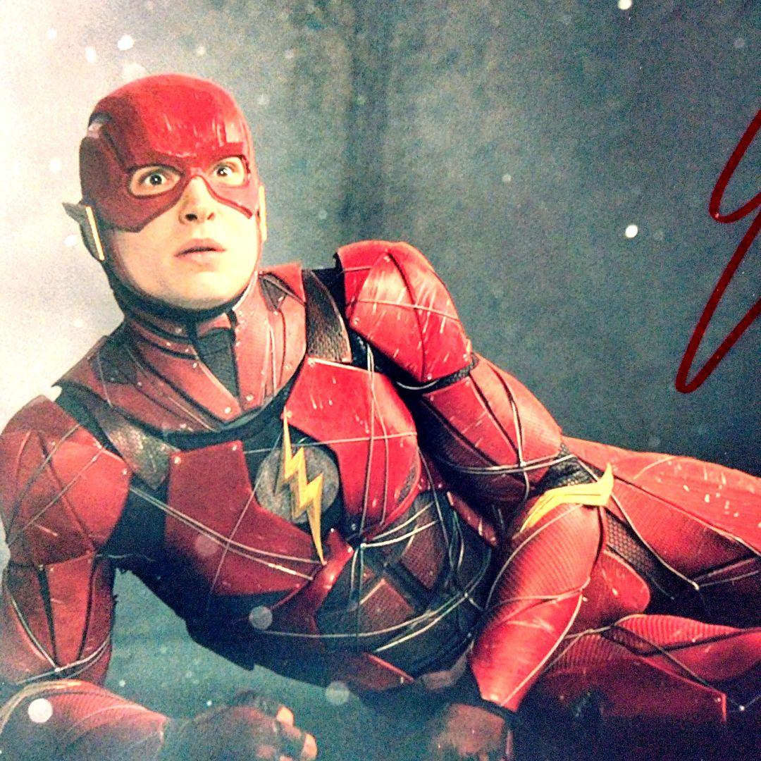 セール中…エズラ・ミラー直筆サイン入り超大型写真…Ezra Miller…