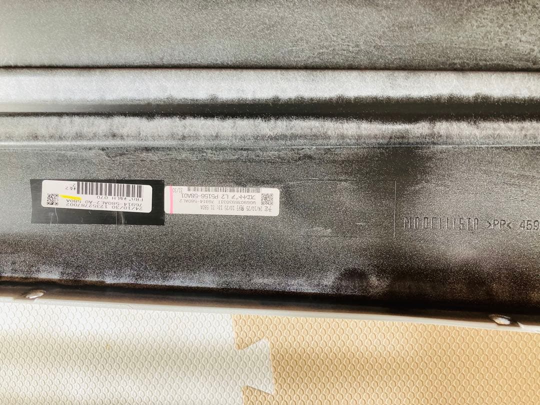 30系後期アルファードのモデリスタサイドスカート(右側後のパーツはなし)