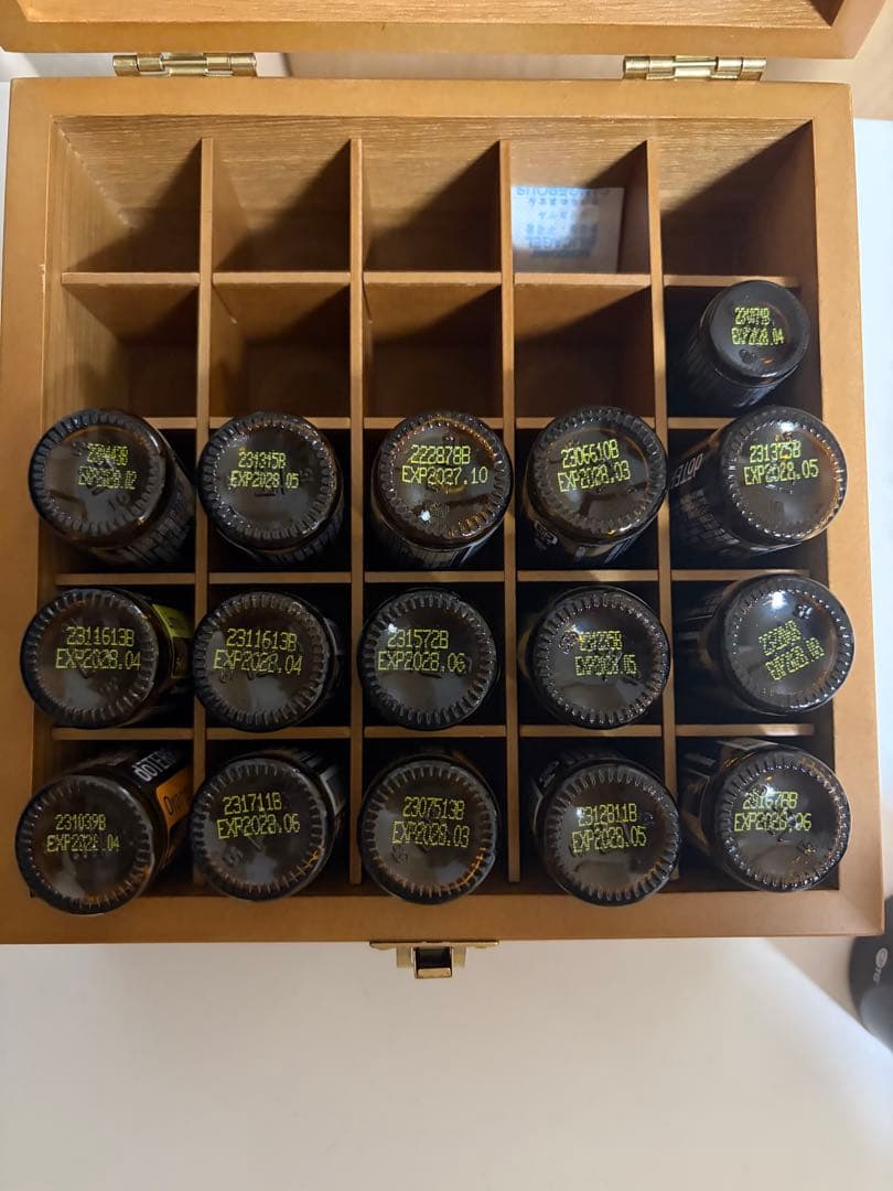 ☆sumomo☆doTERRA オイル16本、木箱まとめ売り