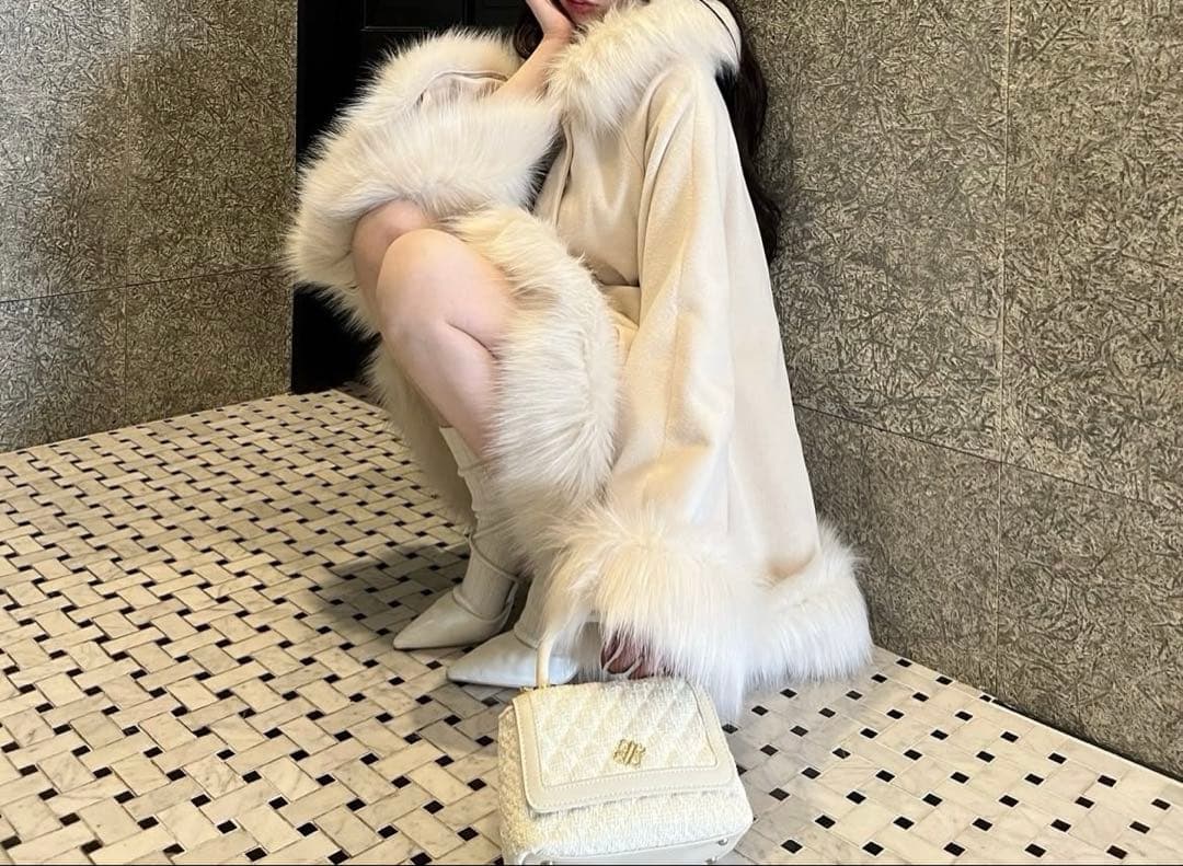 定価35200円　party フードファーケープコート