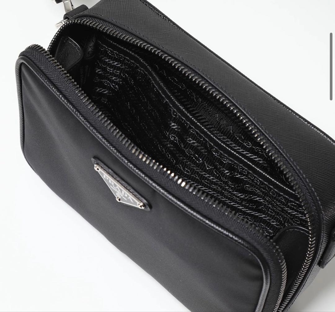 PRADA　ショルダーバッグ　レディース