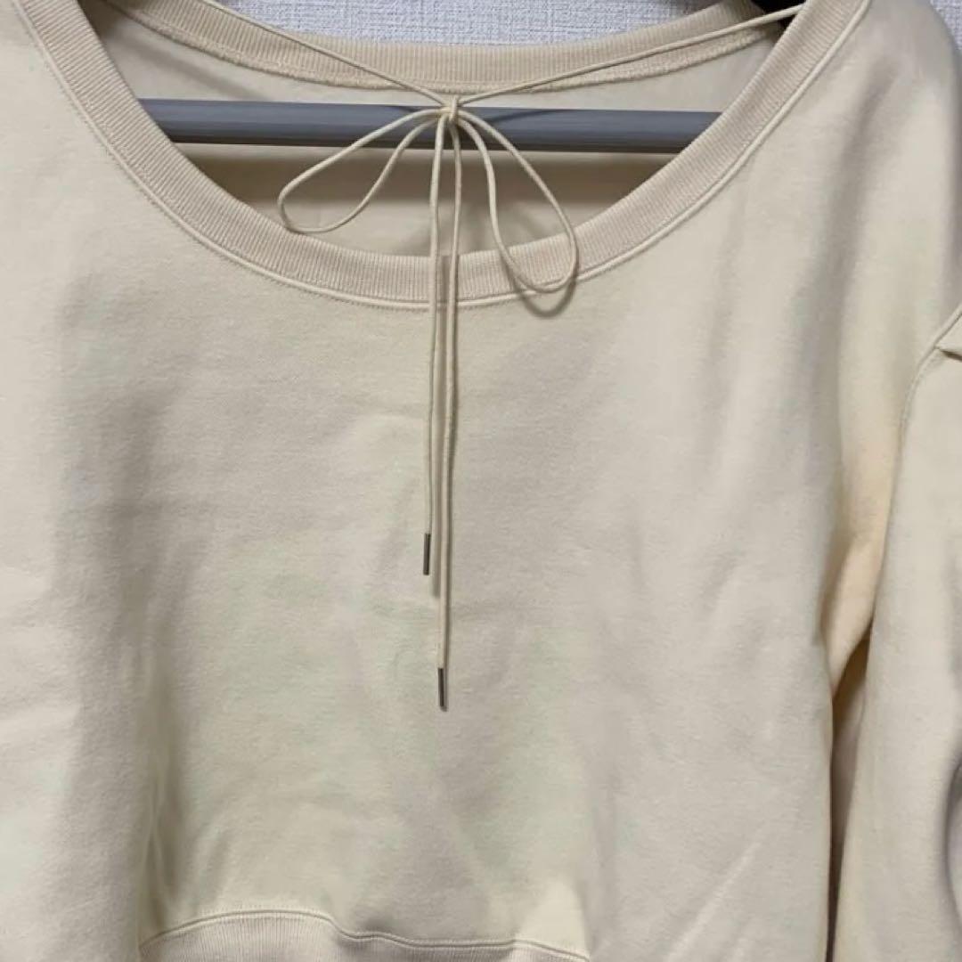 THE TOE Opern Off-shoulder Sweat アイボリー