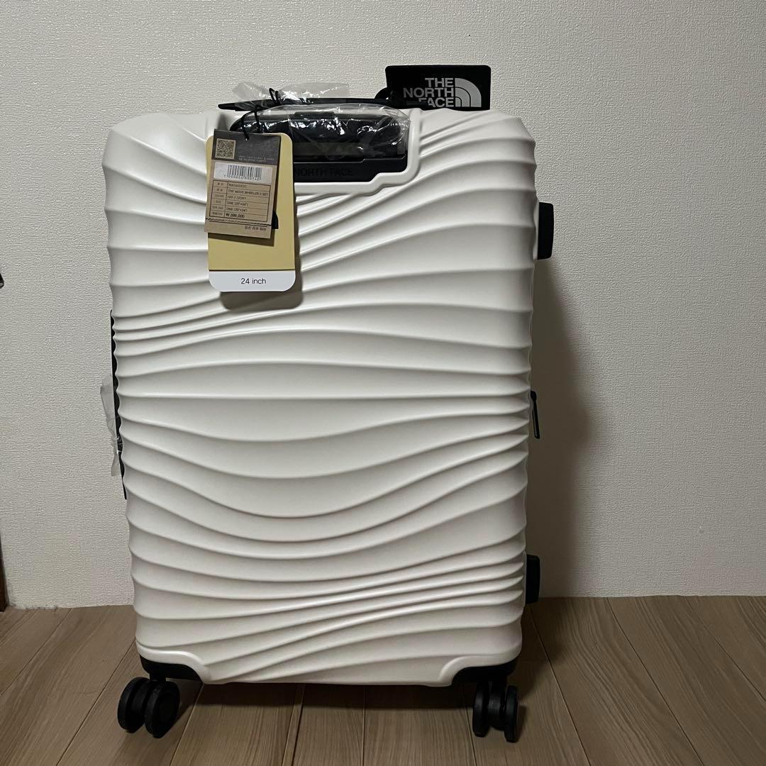 THE NORTH FACE キャリーケース　スーツケース　24インチ　白