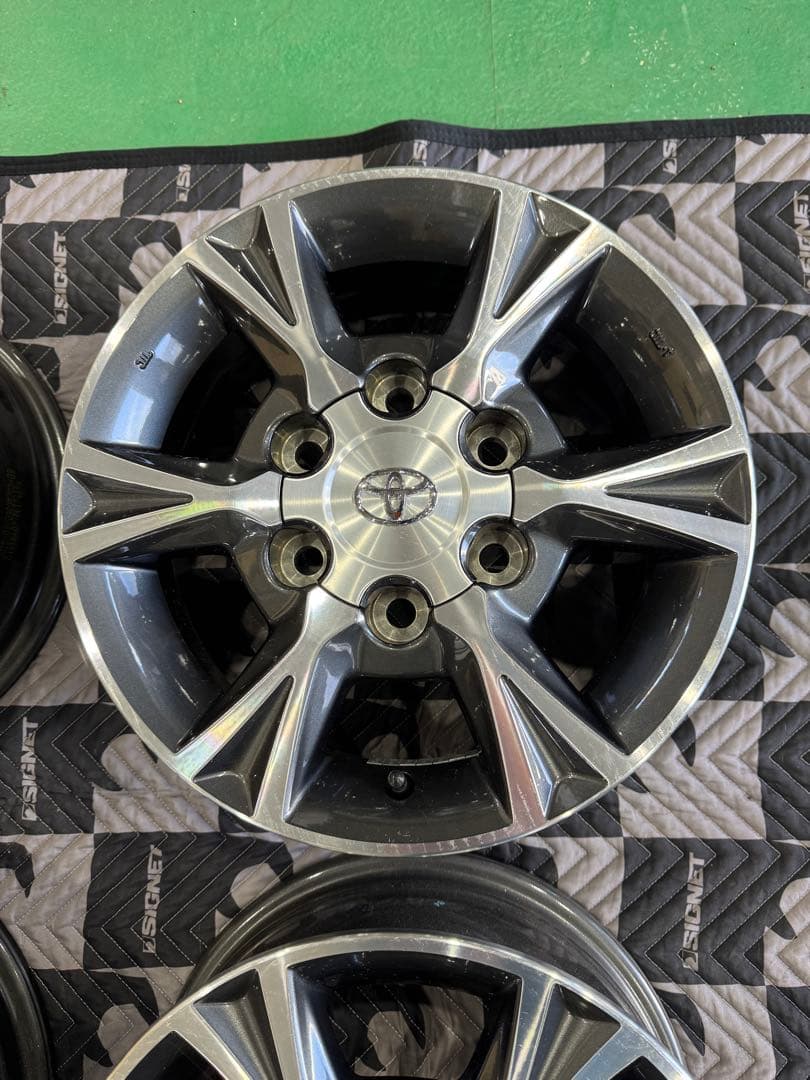 送料込み(沖縄除く)トヨタ　ハイエース　アルミホイール 新車外し