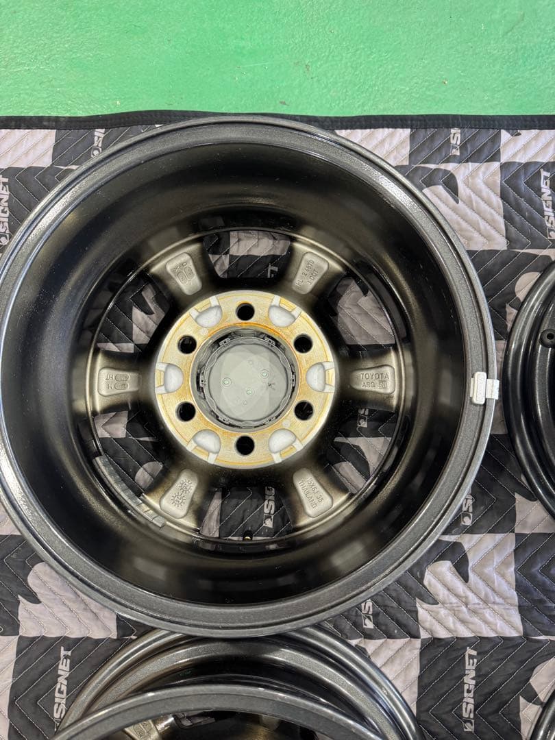 送料込み(沖縄除く)トヨタ　ハイエース　アルミホイール 新車外し