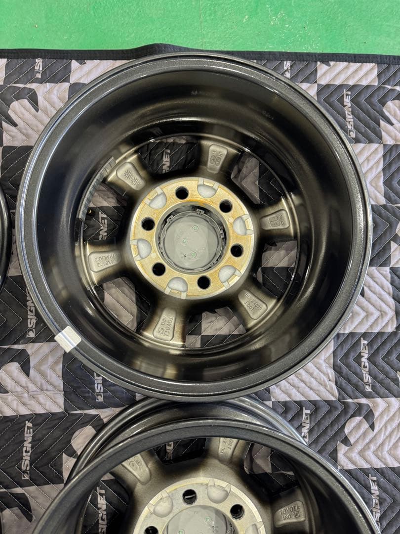 送料込み(沖縄除く)トヨタ　ハイエース　アルミホイール 新車外し