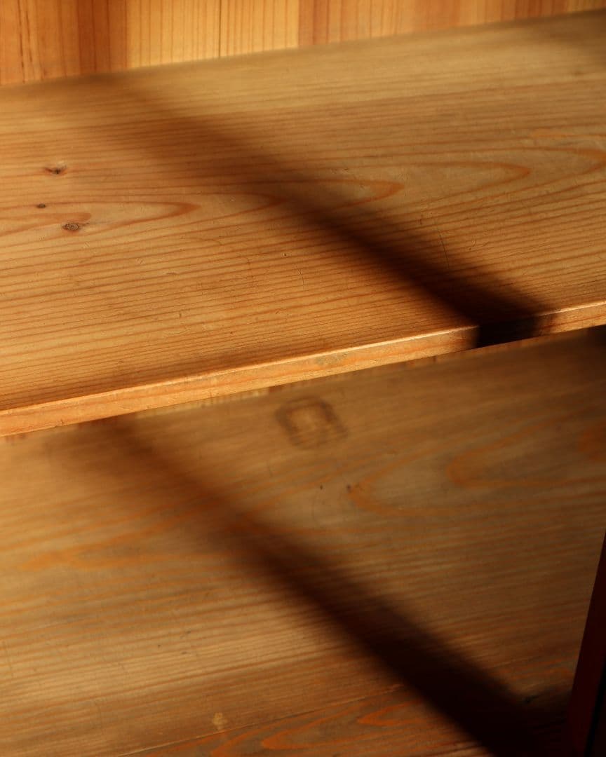 古い松(マツ)材ガラス戸棚　古道具 古家具 アンティーク 戸棚 カフェ ガラス