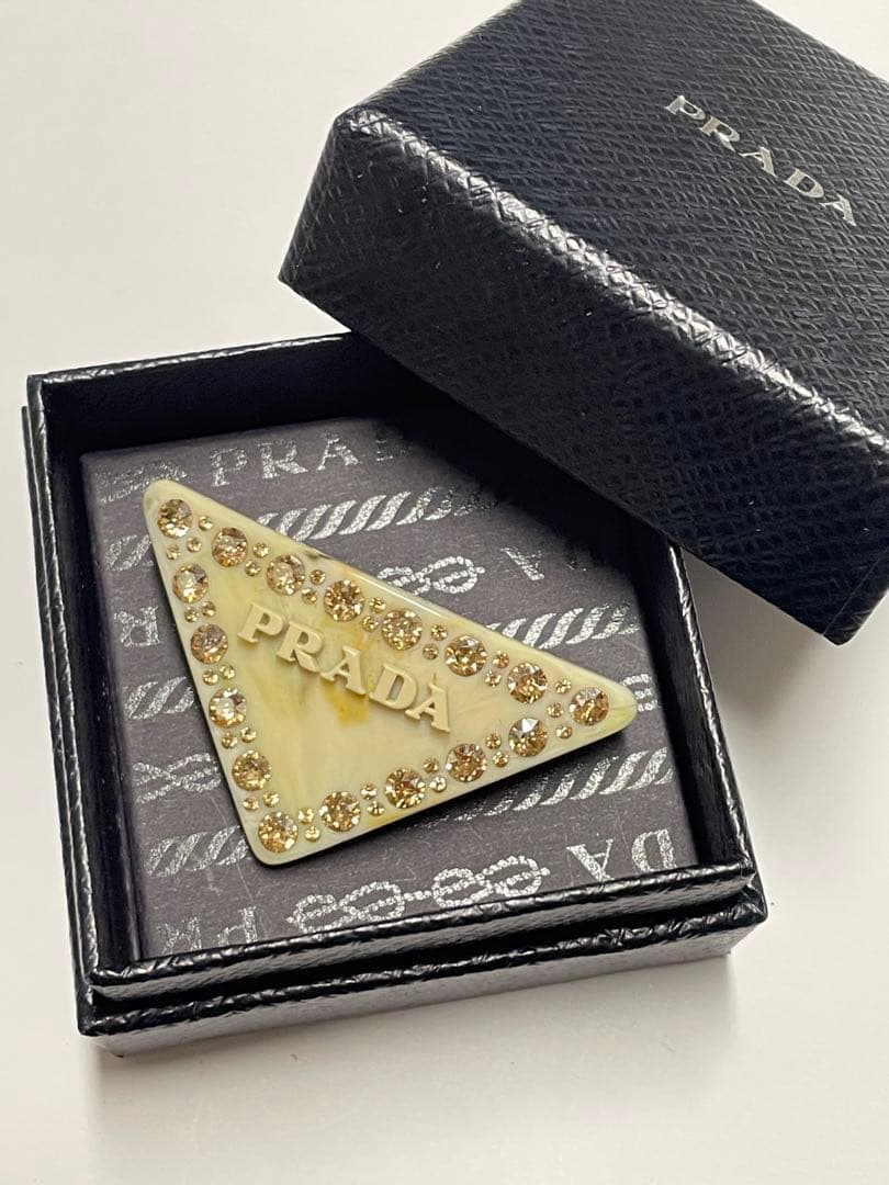 PRADAプラダ　ヘアピン　ミニバレッタ　❤︎