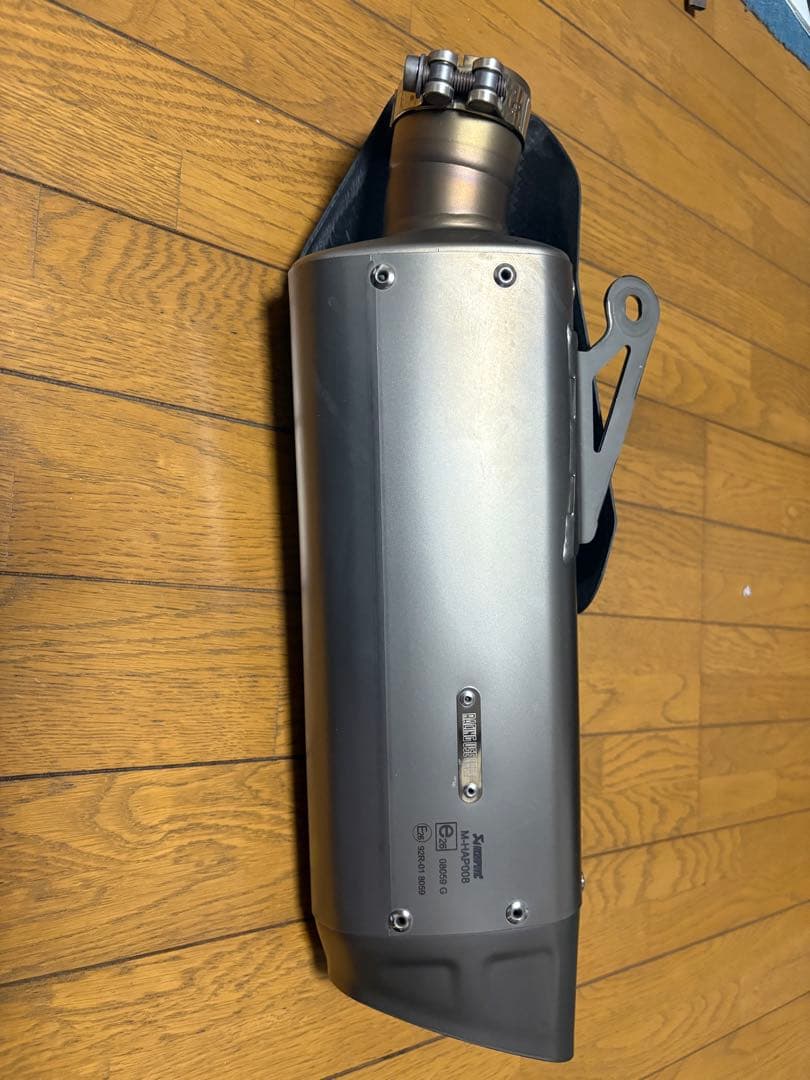 YZF-R1 アクラポビッチ　スリップオンマフラー