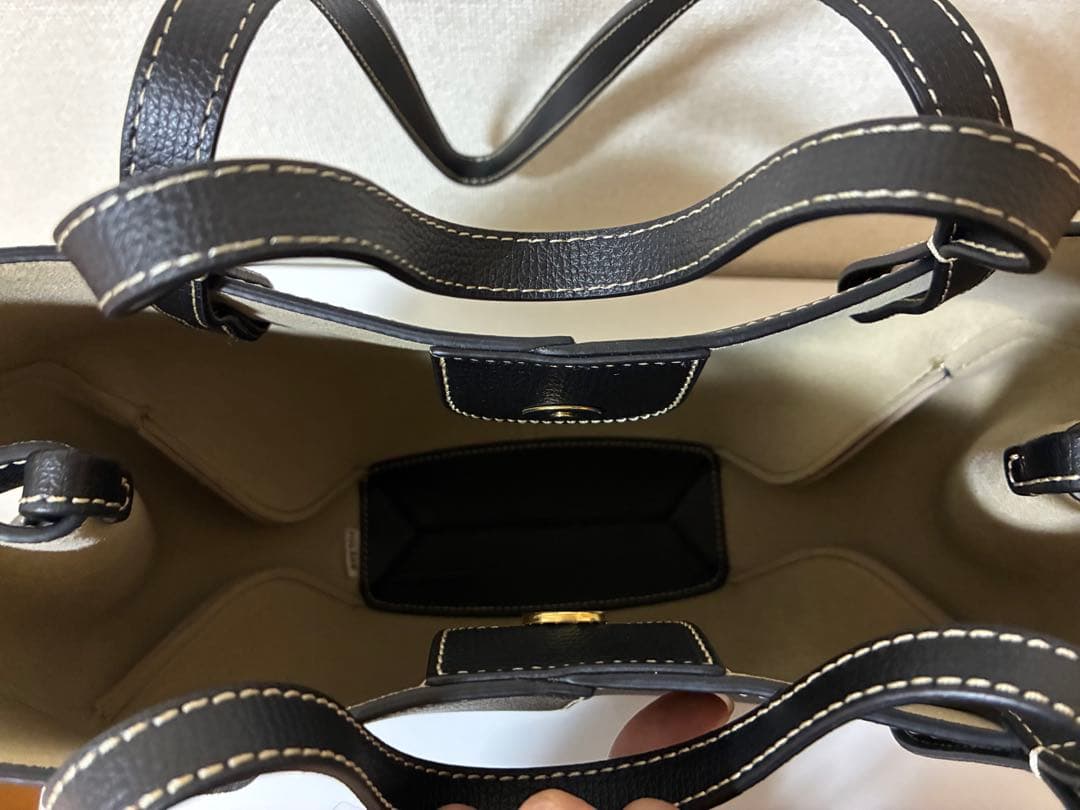 ポレーヌ Cyme Mini - ブラック テクスチャード エクリュ ステッチ