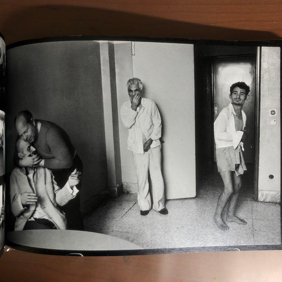 (珍しい本) 初版 Raymond Depardon MANICOMIO 洋書