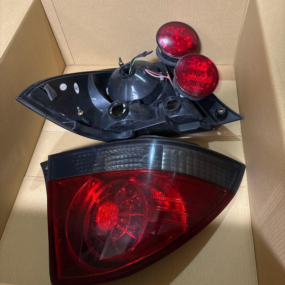 トヨタ　アルテッツァテールランプ 下部スモークタイプ　4点セット