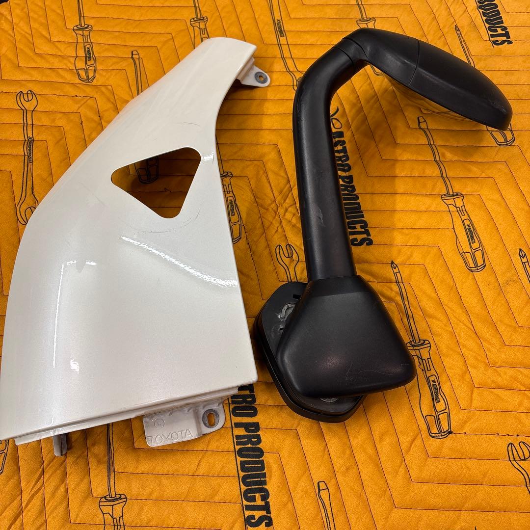 200系 ハイエース スーパーGL 6型 純正外し ガッツミラー パールホワイト