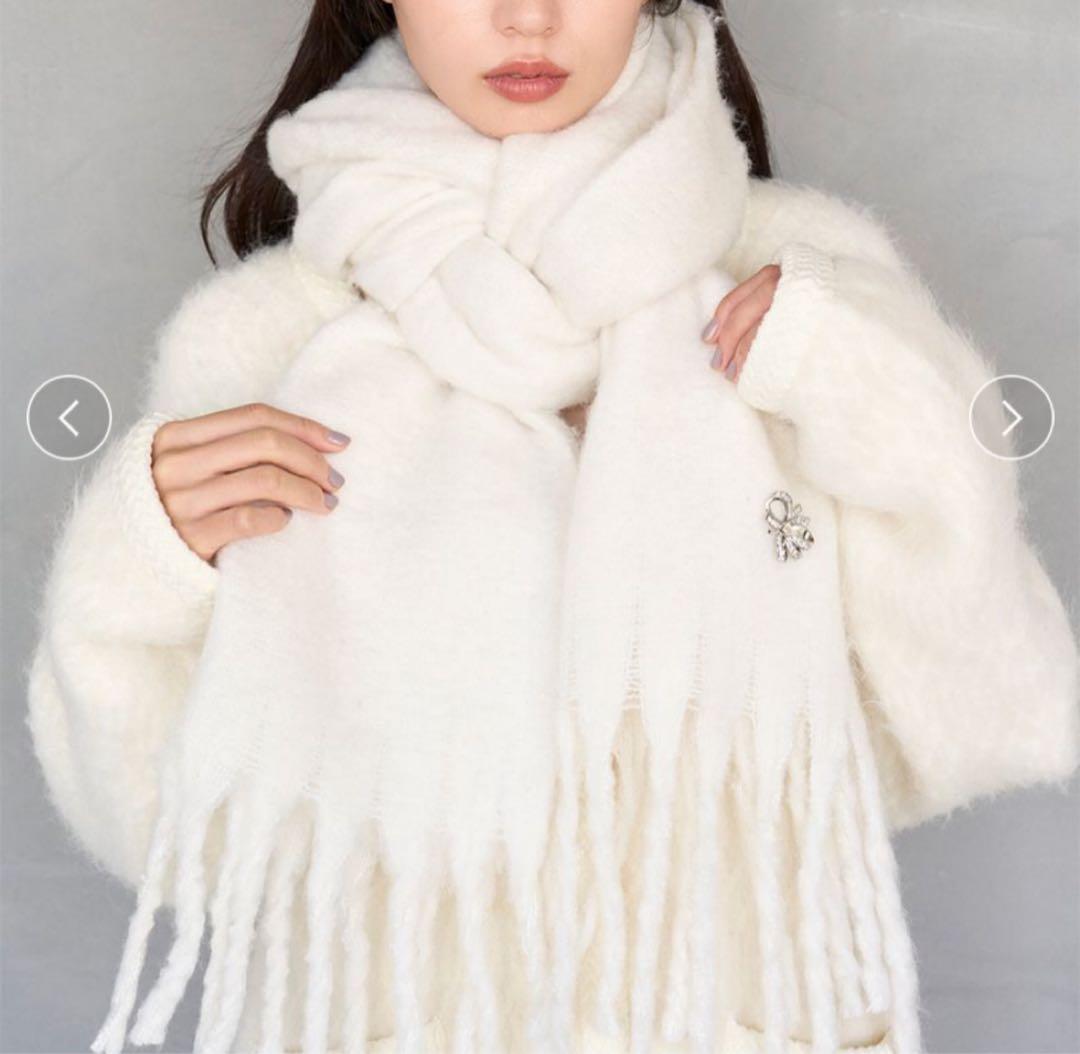 SNIDEL ブローチ付きマフラー