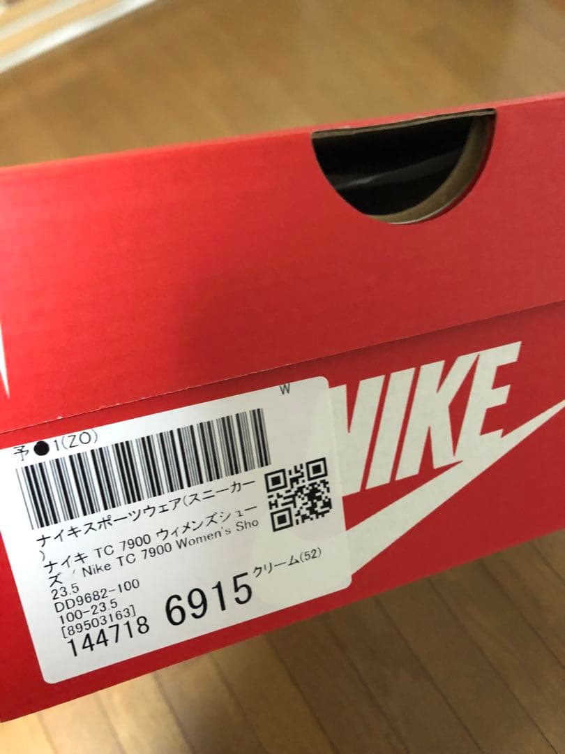 新品未使用　タグ付き　NIKE tc7900 スニーカー 23.5cm ナイキ