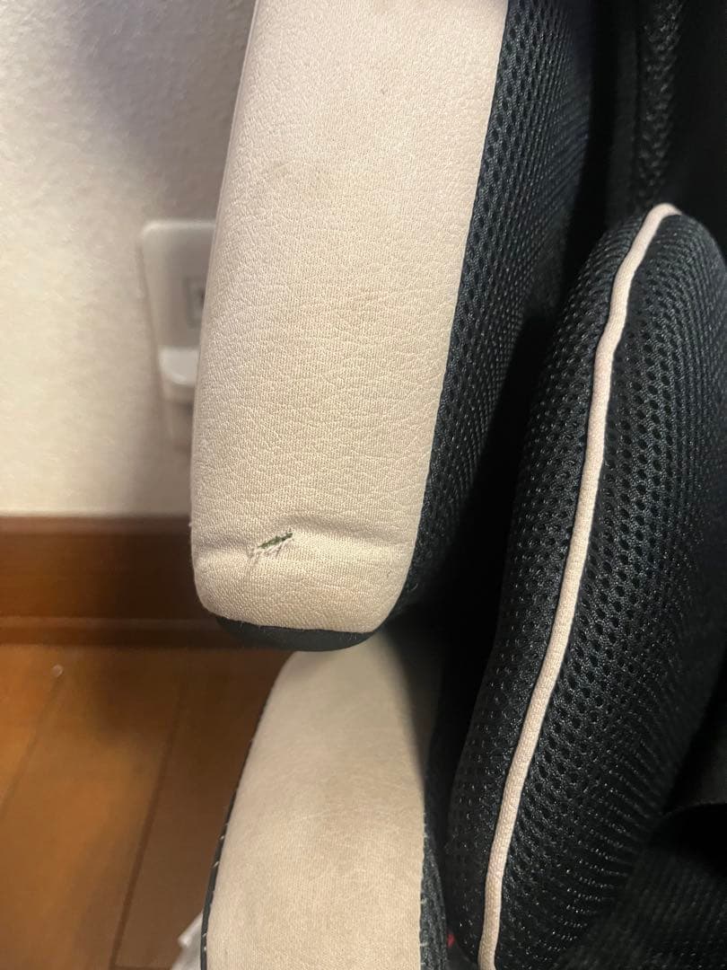 Combi ジュニアシート ブラック/ホワイト