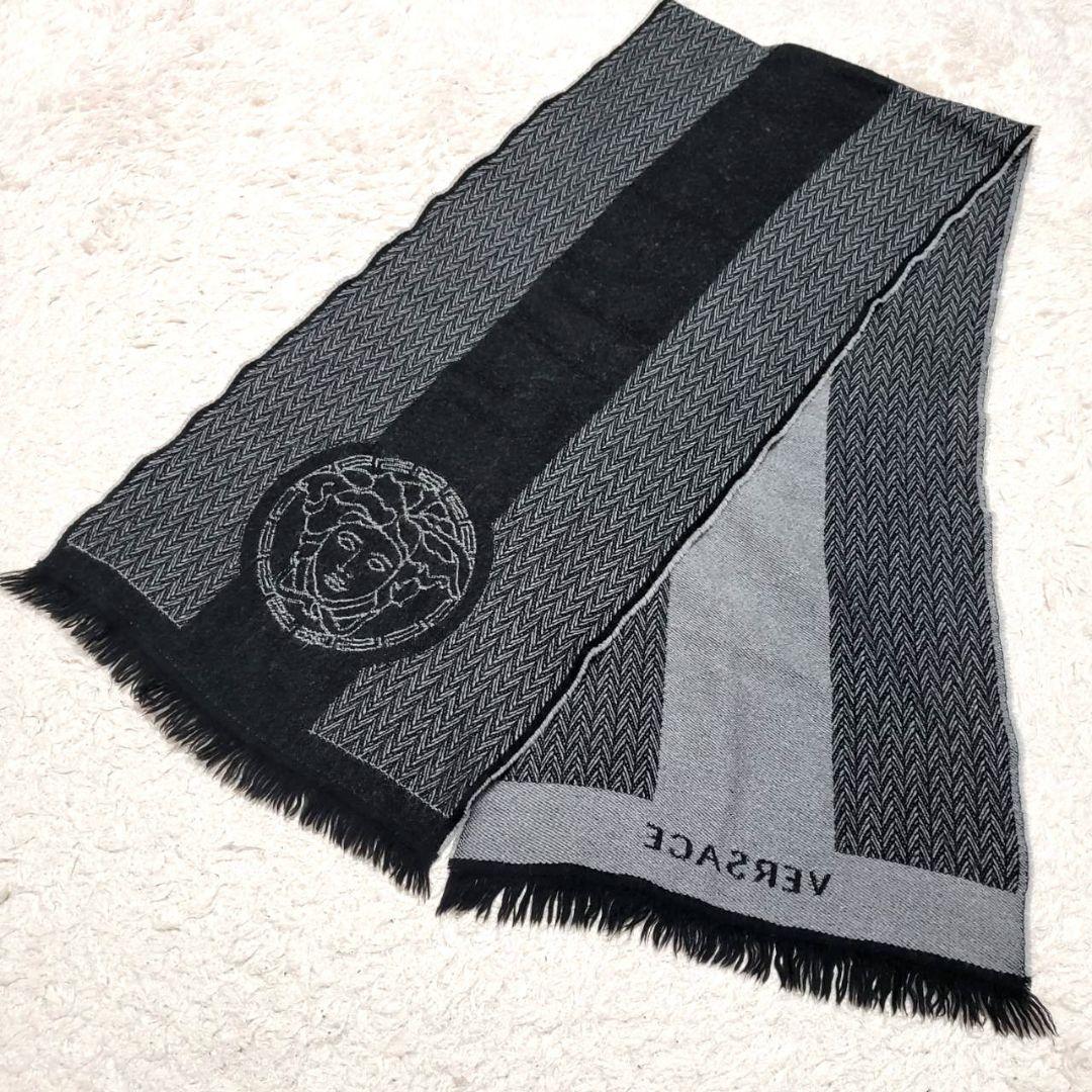 VERSACE ヴェルサーチ メデューサ ヘリンボーン柄 マフラー