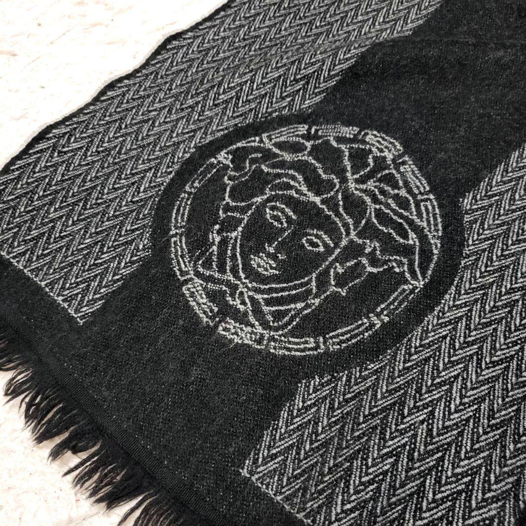 VERSACE ヴェルサーチ メデューサ ヘリンボーン柄 マフラー