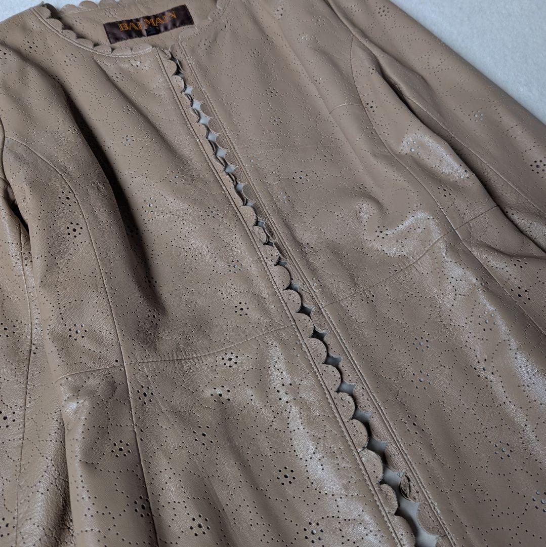 【美品】バルマン ノーカラー レザーコート ベージュ ラム パンチング サイズ9