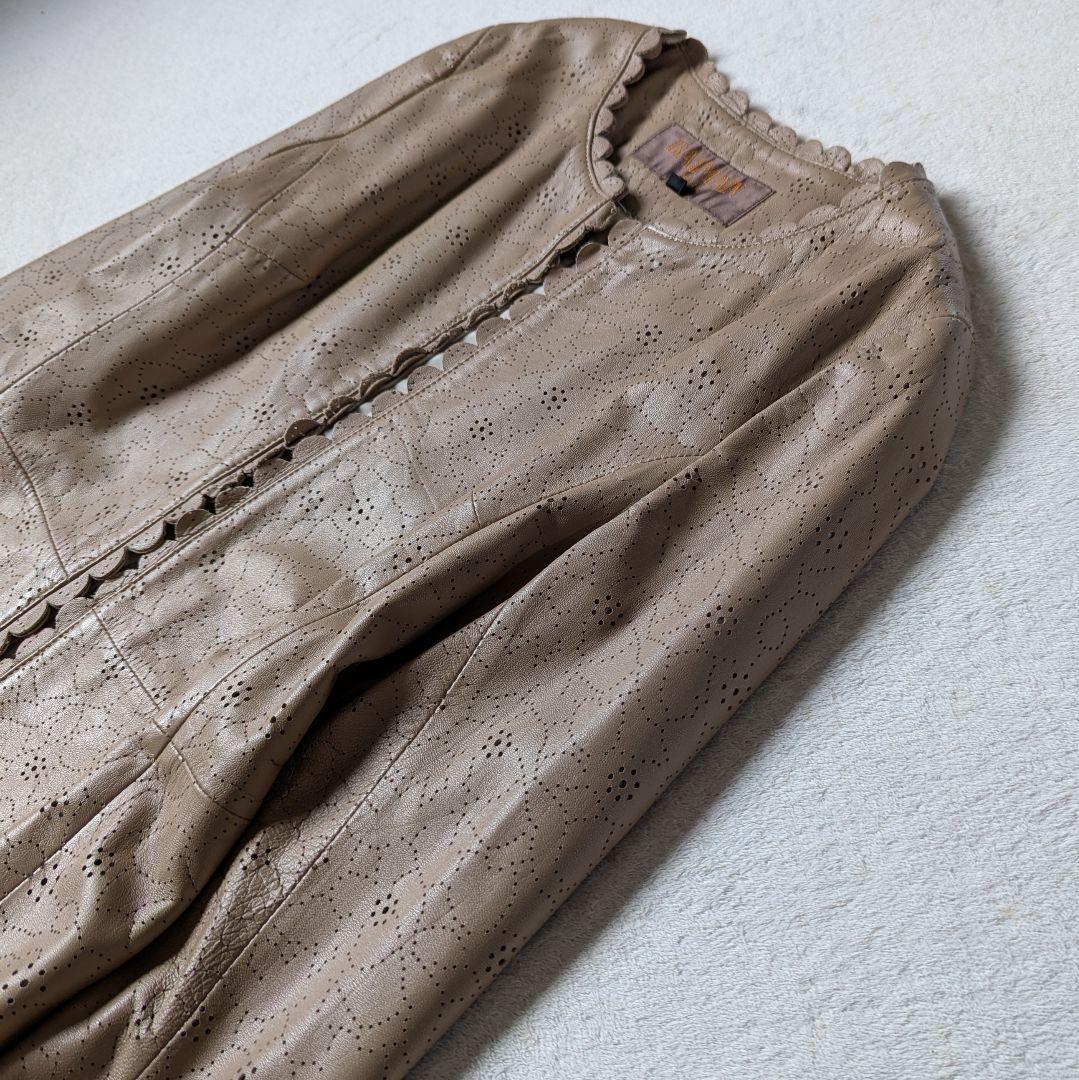 【美品】バルマン ノーカラー レザーコート ベージュ ラム パンチング サイズ9