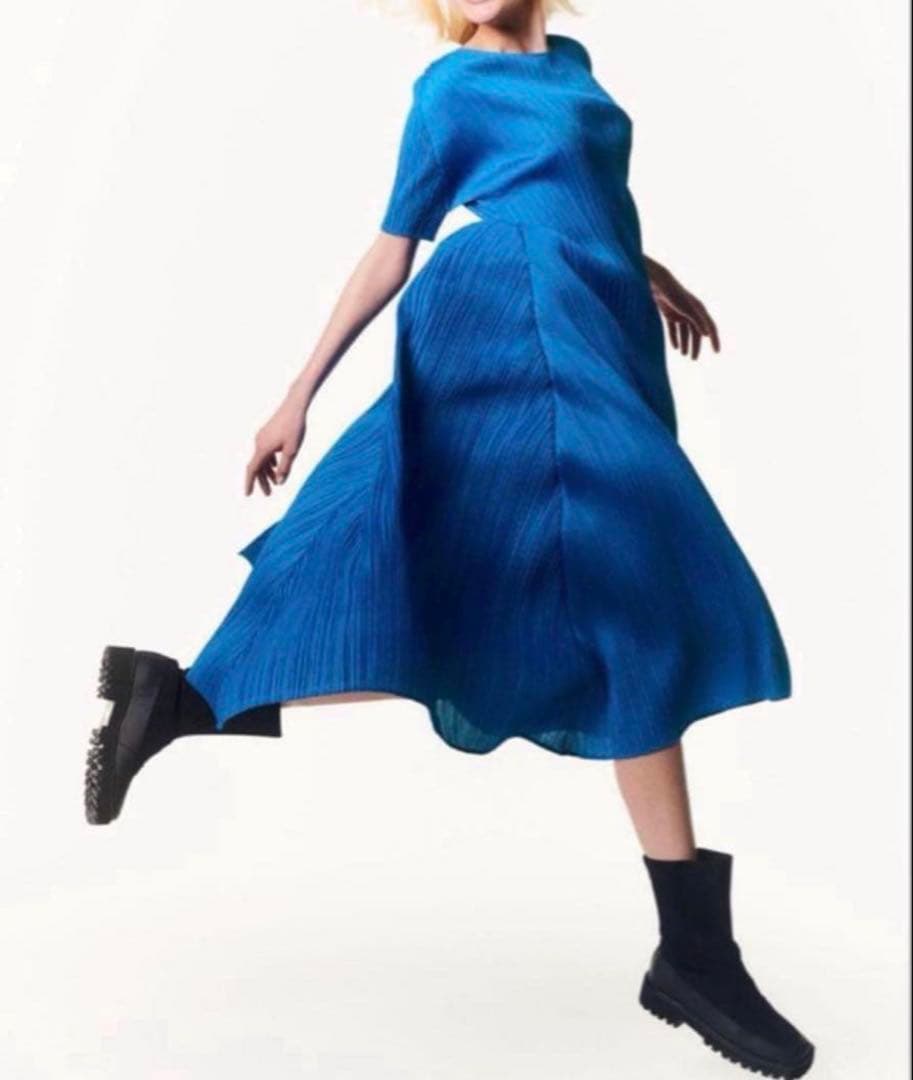 プリーツプリーズ2024 EFFICIENT SQUARE 黒 ワンピース 3