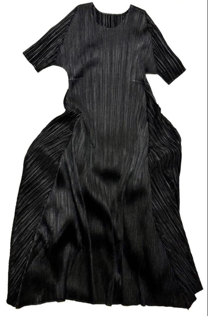 プリーツプリーズ2024 EFFICIENT SQUARE 黒 ワンピース 3