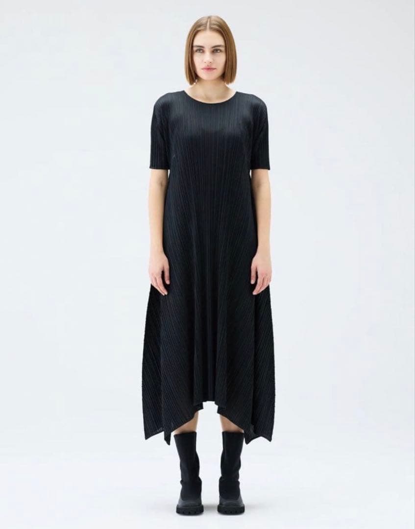 プリーツプリーズ2024 EFFICIENT SQUARE 黒 ワンピース 3