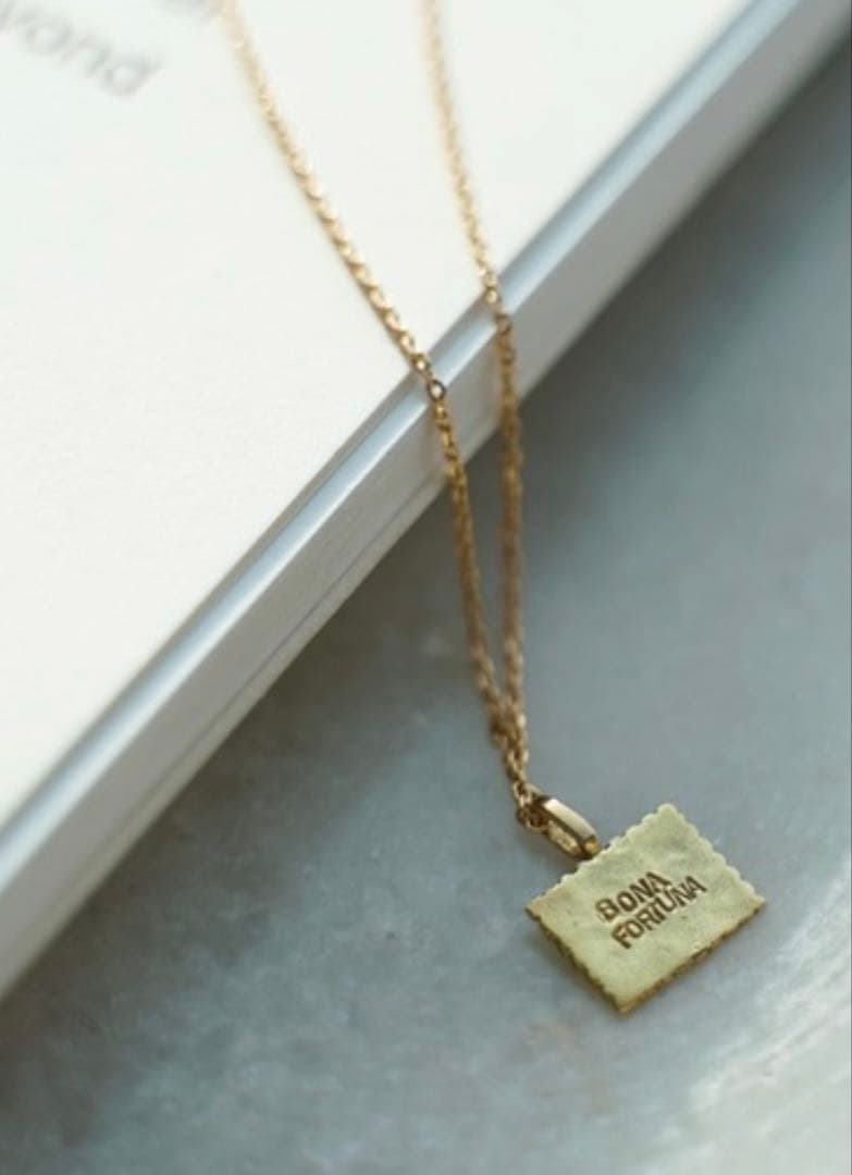 GIGI ゴールド スクエアチャーム