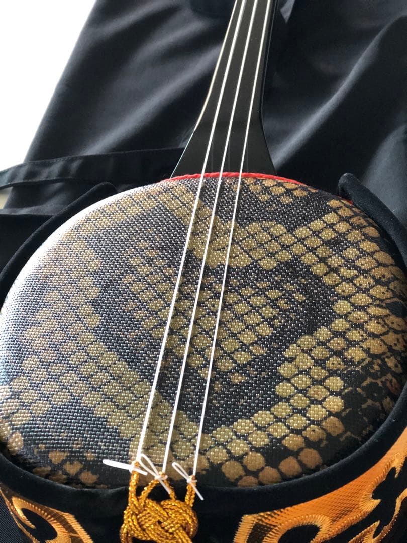 お値下げいたしました！新品！チューナー付ミニ三線！