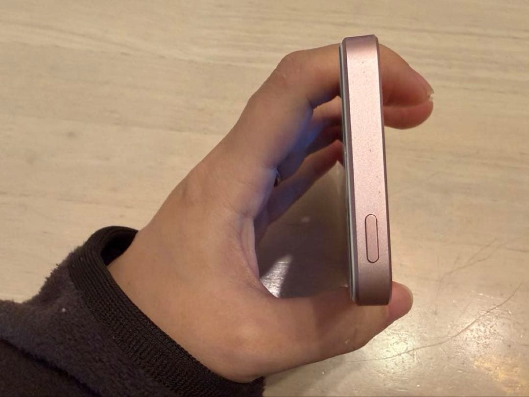 Apple iPhone SE初代　128GB 美品　SIMフリー ケーブル付