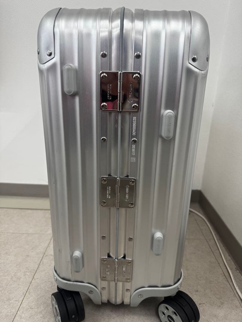 リモワ　スーツケース　アルミ