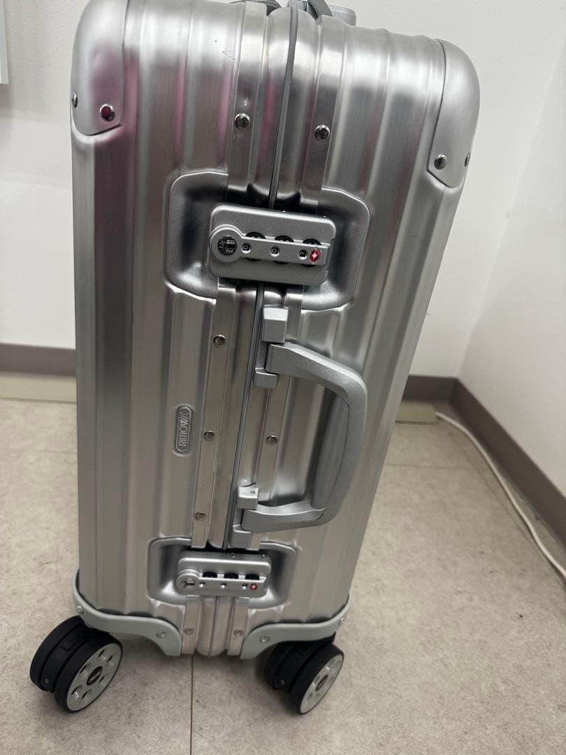 リモワ　スーツケース　アルミ