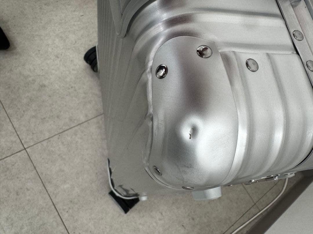 リモワ　スーツケース　アルミ