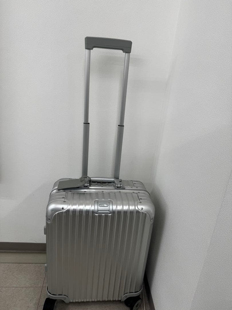 リモワ　スーツケース　アルミ