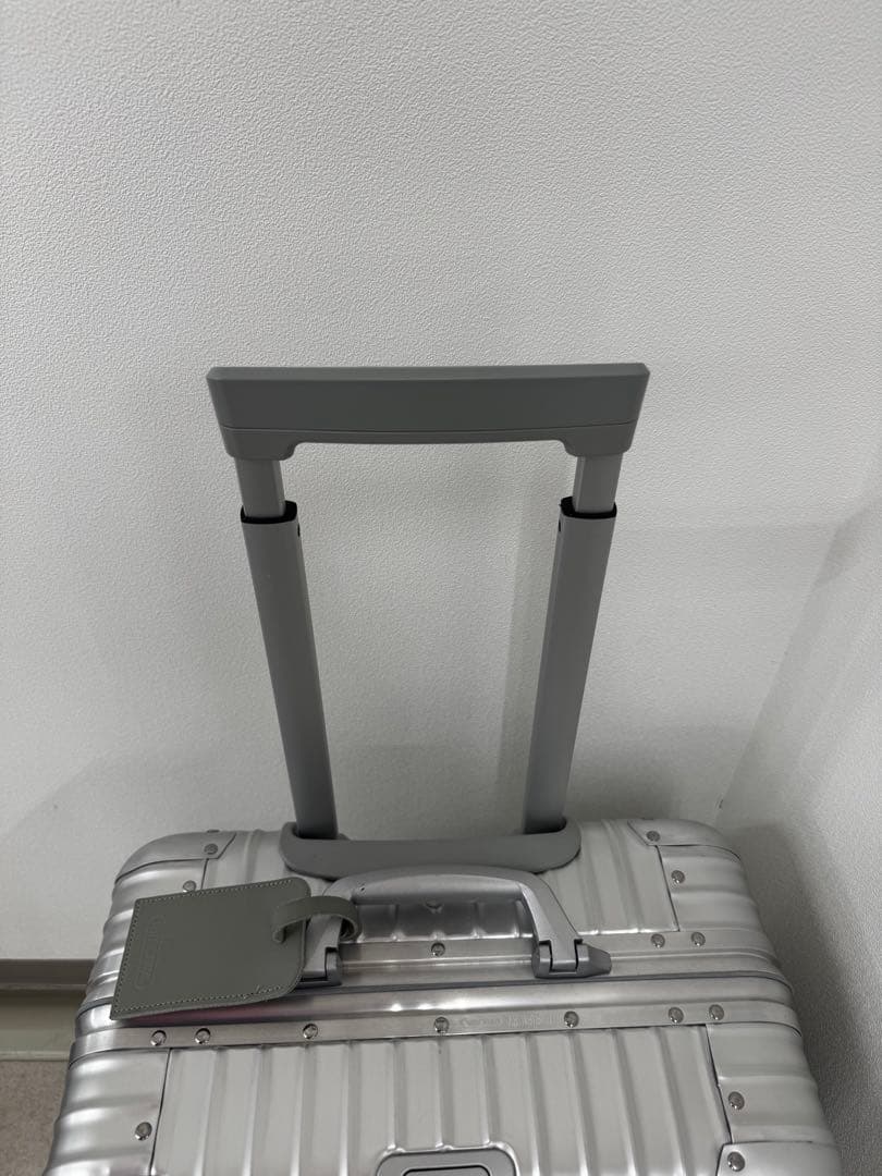 リモワ　スーツケース　アルミ